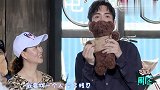 张彬彬把自己动听的歌声录在小熊里面送粉丝,画面太感动了!
