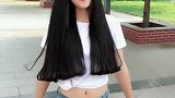 最近这个小姐姐火了，治愈系的笑容太迷人了，悄悄收藏了