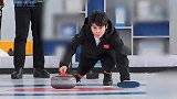 不愧是短道速滑“大魔王”，第一次打冰壶也是一击命中