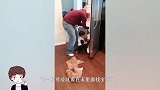 妈妈下班回家，到处找不到1岁宝宝，接下来的一幕看完憋住别笑