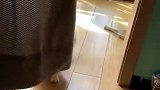 猫：咋回事，我的爪子咋被挂住了！