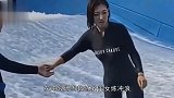 小姐姐，麻烦你再撅一次屁股，我真的还没笑够啊！