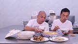 很久没和助手一起吃饭了，整个海鲜三菜一汤，和助手好好吃一顿 美食