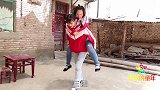短剧：欢欢和伙伴玩魔法雪花，加水就能变成雪哦！小雪人真好看
