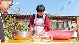 国庆小长假结束了，看妈妈给女儿做了什么好吃的，满满一大盆