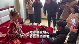 甘肃小伙俄罗斯街头遇心动女神，果断出击7个月领证，新娘颜值引网友狂吃醋