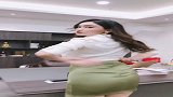 男下属拿到500万代理，美女老板对待男下属态度大转变，搞笑了