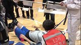 【PP体育在现场】祈祷！张兆旭受伤后躺在地上等待医务人员治疗