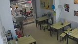 外卖小哥秒变舞王