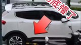 方向盘这是被焊住了吗