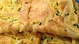 今天来制作了一个酥脆可口的鸡蛋饼，味道特别好吃