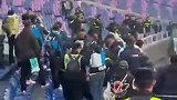 首轮就干!浙江球迷和大连球迷赛后发生冲突
