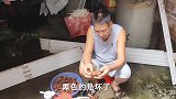 田耕地上：金刚滕头泡出来的水很像红茶，加点蜂蜜味道更加香醇