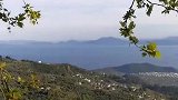 在希腊的山城马克里尼察，也可以眺望爱琴海。