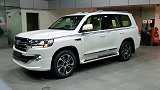 新车到店，高清实拍2020款丰田兰德酷路泽V8，适合越野！