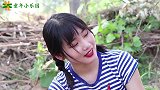 小花和伙伴用泥巴捏房子，有烟囱和围栏的小房子，你喜欢吗？