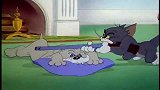 猫和老鼠：斯派克要睡觉，汤姆和杰瑞真闹腾，直接在狗子头上放枪