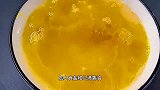 想要蒸出镜面无蜂窝的水蒸蛋，只需要掌握三个技巧