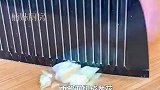茄子切成丁淋上鸡蛋我家一周吃5次，营养又下饭，真的好吃