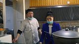 吐鲁番有名的特色拌面？豆豆拌面17元份，一口拌面一口蒜太香了