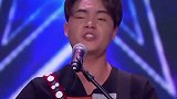 街头歌手演唱平凡之路，一开口直接让杨幂泪崩，太扎心了
