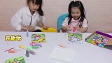 3岁萌宝跟着6岁姐姐试玩沙画，结果让人意想不到