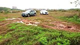 沃尔沃XC60越野通过性如何，雨天路滑不走寻常路，拖底了