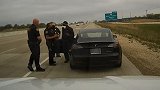 美国：一名特斯拉司机开车时睡着被警方拦下，已是第三次