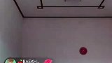 郭子：“苍蝇老围着我转 难道我有味吗？”