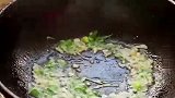 秋葵和豆腐一起做，居然这么好吃，比肉还香，一出锅瞬间被抢光！