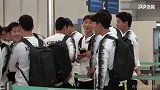 队内大佬！孙兴慜揪着李康仁耳朵向球迷致谢 不愧是亚洲一哥