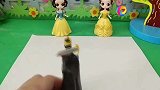 王后和僵尸国王打赌输了，要贝儿和白雪画漂亮的手，谁会画呢
