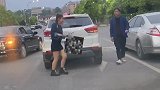 果然是女司机