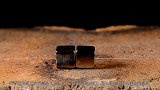 磁王被烧至100度又遇19度液氮，冰火两重天，太神奇了