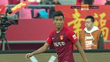 华夏球迷全场狂嘘韦世豪 国安小将招呼手势回应球迷