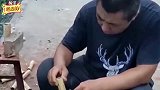 爆笑：这谁这么缺德，我就是靠个树怎么还粘上了