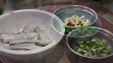大厨分享粗粮带鱼做法，多加这一步，带鱼鲜辣入味，玉米软糯香甜