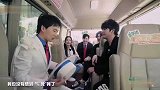 郭麒麟的装扮又被小伙伴们笑话了,杨幂调侃他“石油大亨”真逗。