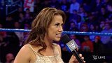 WWE-17年-SD第910期：米琪詹姆斯发表回归演讲遭贝基林奇复仇追打 布里斯救援以二打一-花絮
