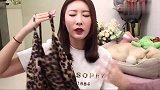 春季要想穿得清凉舒适点？就试试这豹纹吊带裙，美丽又性感