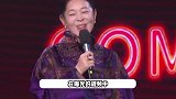 66岁倪萍回山东录制春晚，跨界挑战脱口秀随口爆梗，跟观众合影好亲切