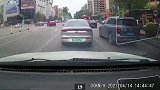 行车记录仪也不知走了什么狗屎运，卧龙和凤雏同时出现了