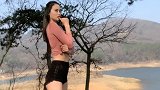 天气那么冷，为了彰显凸凹身材，小姐姐这是拼了