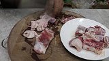 冬天要多吃萝卜，加上羊排简单一炖，汤鲜味美没膻味，年夜饭必备