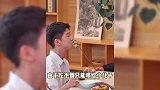 70岁寇振海首晒妻儿，气质儒雅状态不输当年，小儿子模样帅气像爸爸