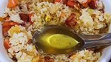 女朋友做的蛋炒饭，我是吃还是喝