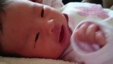 出生20天的小baby饿了，这娇嫩的哭声，把心都融化了！