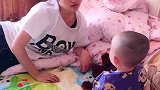 年龄相差岁的姐弟，姐姐要移情别恋，接下来弟弟的反应太可爱了