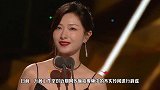 耍大牌万茜工作室辟谣被助理喂饭，是外甥女不是助理