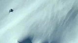 这雪崩的场景太壮观了吧